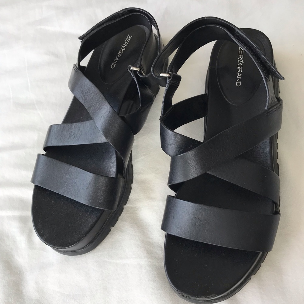 Trendy black urban outfitters sandals platformed